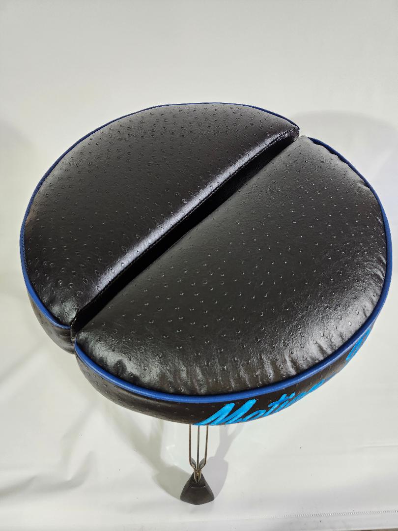 Black Ostrich, Star-Glider round top throne